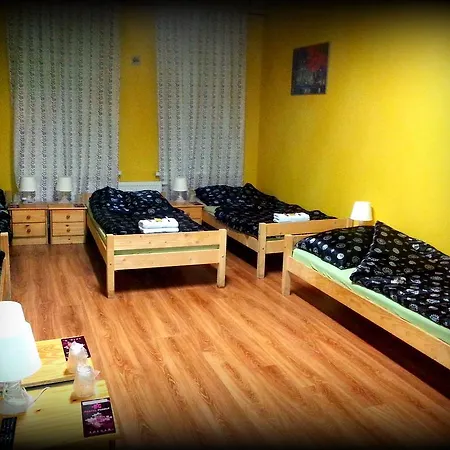 Puzzle Hostel *