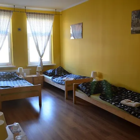 Hostel Puzzle - Jezyce *