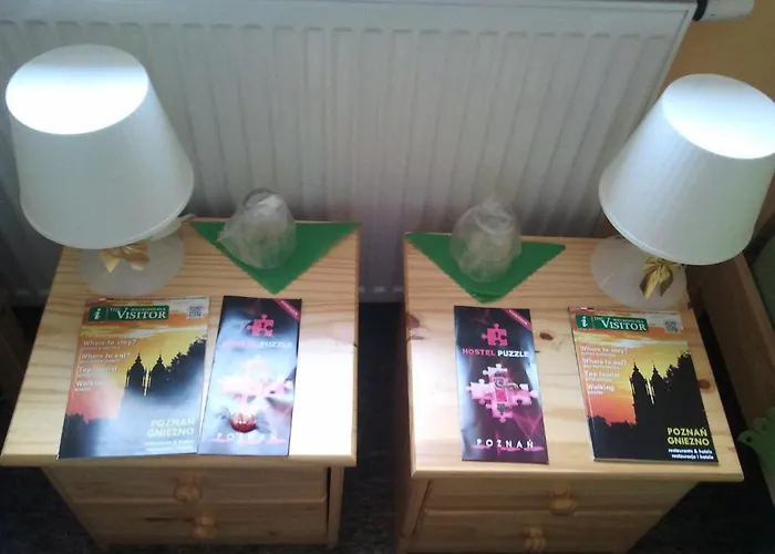 Puzzle - Jezyce אכסניה